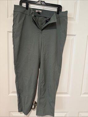 H&M women Dress Pants in Olive Green
